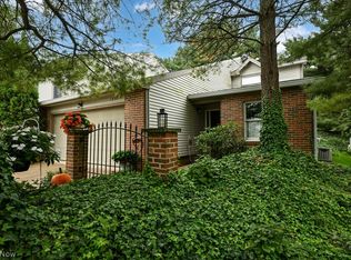 1880 Indian Hills Trl, Akron, OH 44313