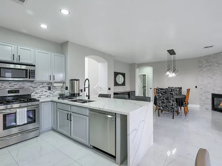 8009 Nestled Vista Ave — Photo 10