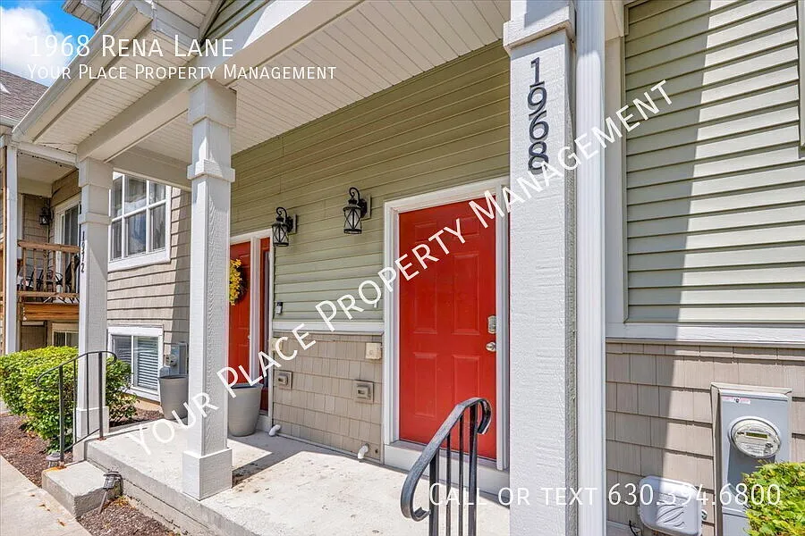 Like New 3br, 2.5ba Townhome In Yorkville With 2 Car Garage And Finished Basement! — Photo 3