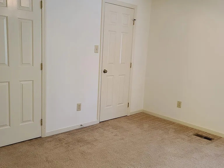6416 Meadow View Dr — Photo 47