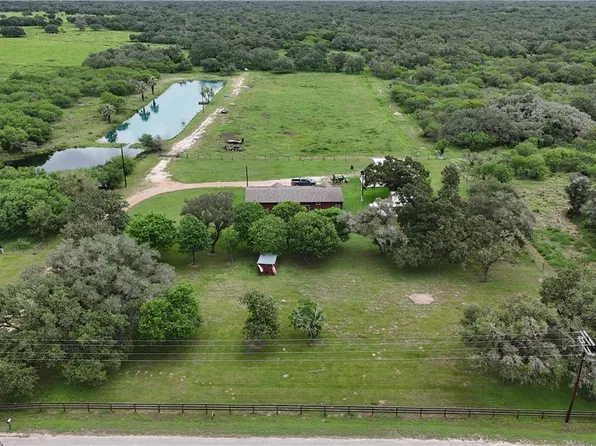 1385 Bego Rd, Goliad, TX 77963