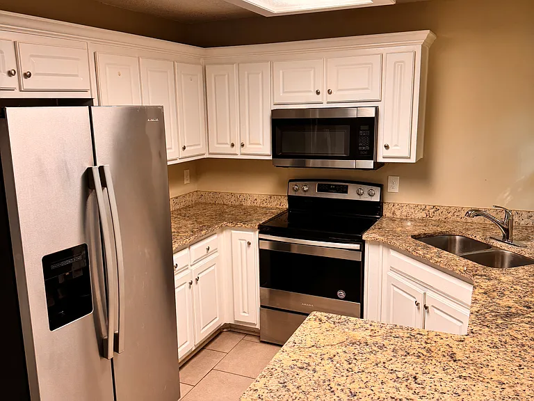 545 Scrooch Ct — Photo 4