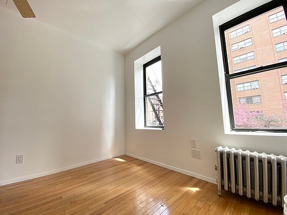 4th image of 231 Eldridge St APT 3