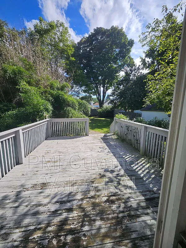 3 bed, 1.0 bath, $1,095 — Photo 4