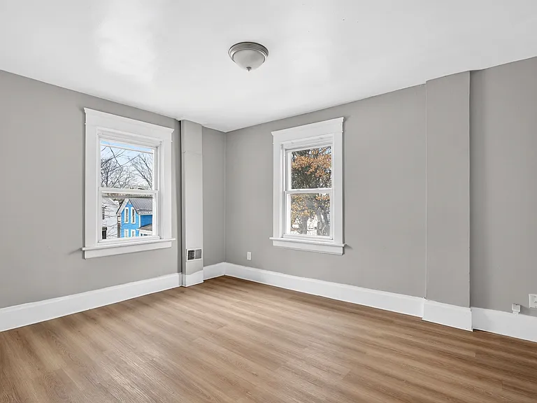 458 Kling St — Photo 17