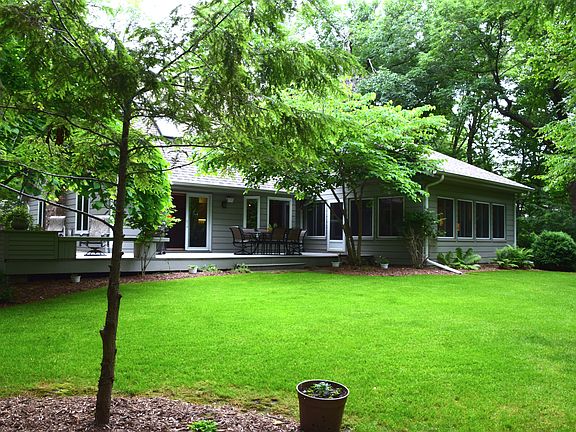 3rd image of 3180 N Dekoven Dr