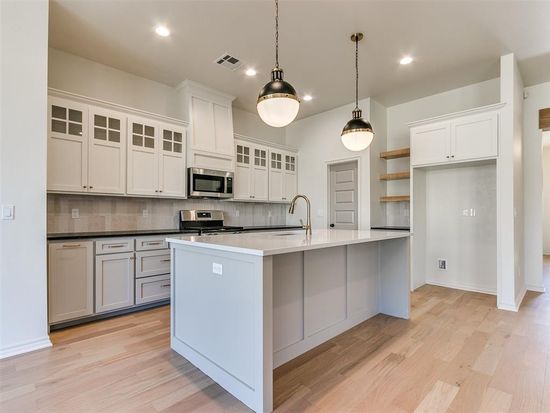 9009 NW 74th St, Yukon, OK 73099