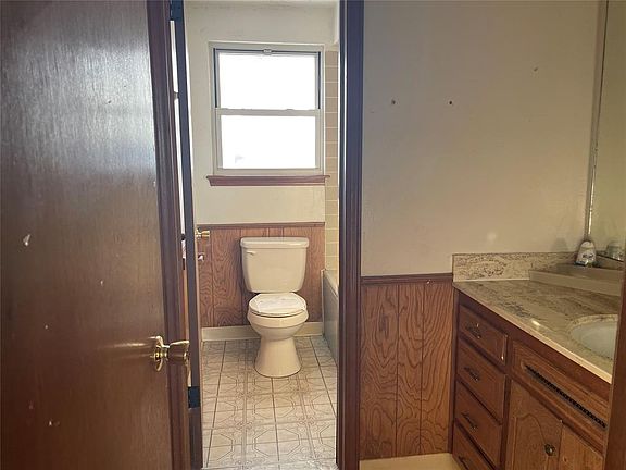 5th image of 3501 Oak Grove Dr
