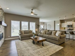 25 Forest Glen Dr, Council Bluffs, IA 51503
