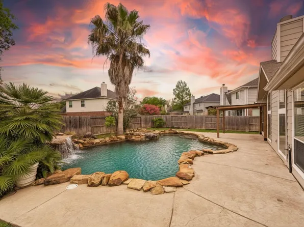 1330 Summer Terrace Dr, Sugar Land, TX 77479