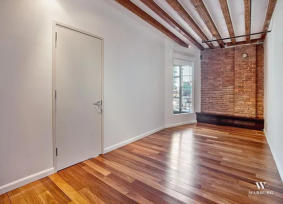 Rented by Warburg | media 36