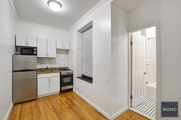 Rented by Bond New York | media 4