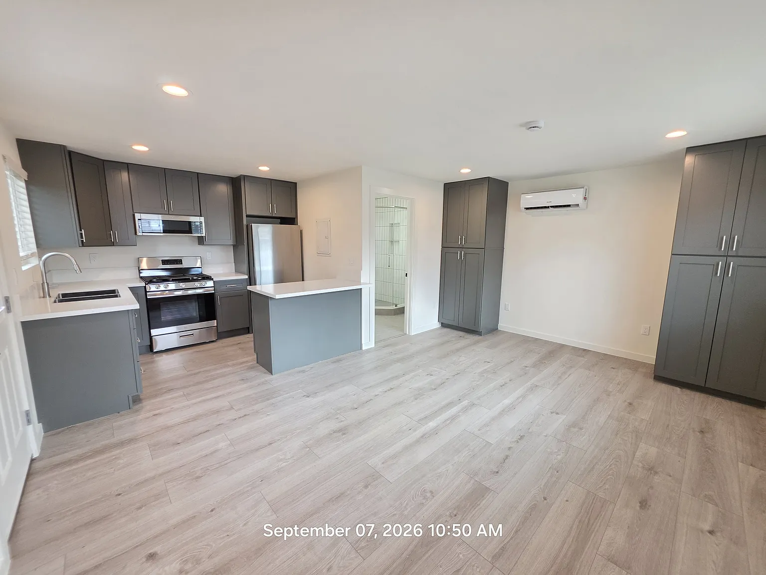 Studio, 400 sqft, $1,775 — Photo 4