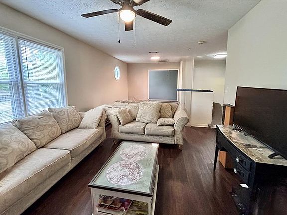 4th image of 4815 Drew Ave