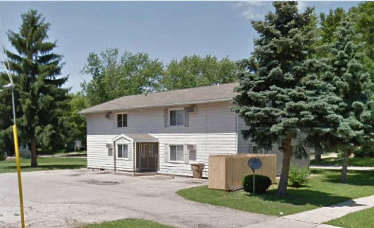 714 N Oak St #7 — Photo 1