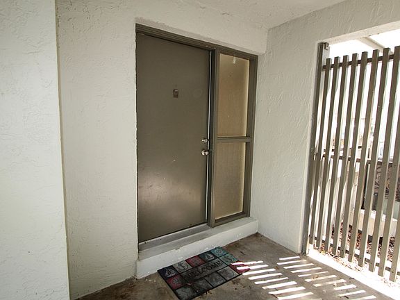 4th image of 51 Veronese Ct