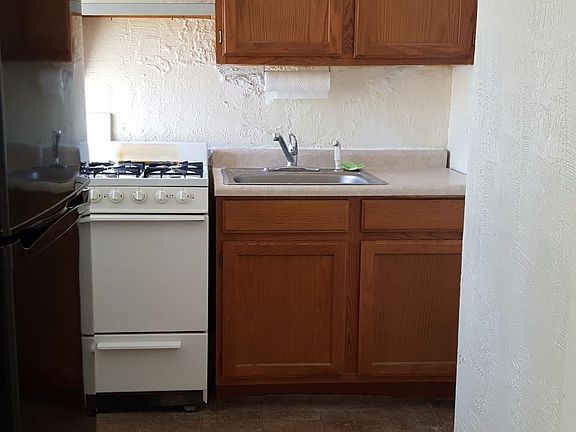 3rd image of 300 S 16th St APT 206