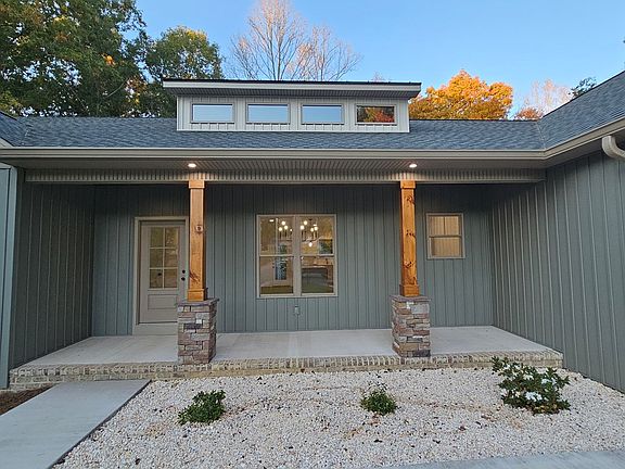 2nd image of 104 Skyhawk Ct