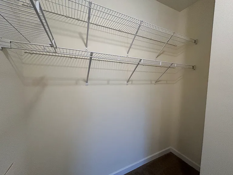 Kendall Square Apartments — Photo 68