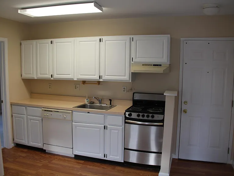 715 Berwyn Ave #2BR — Photo 3