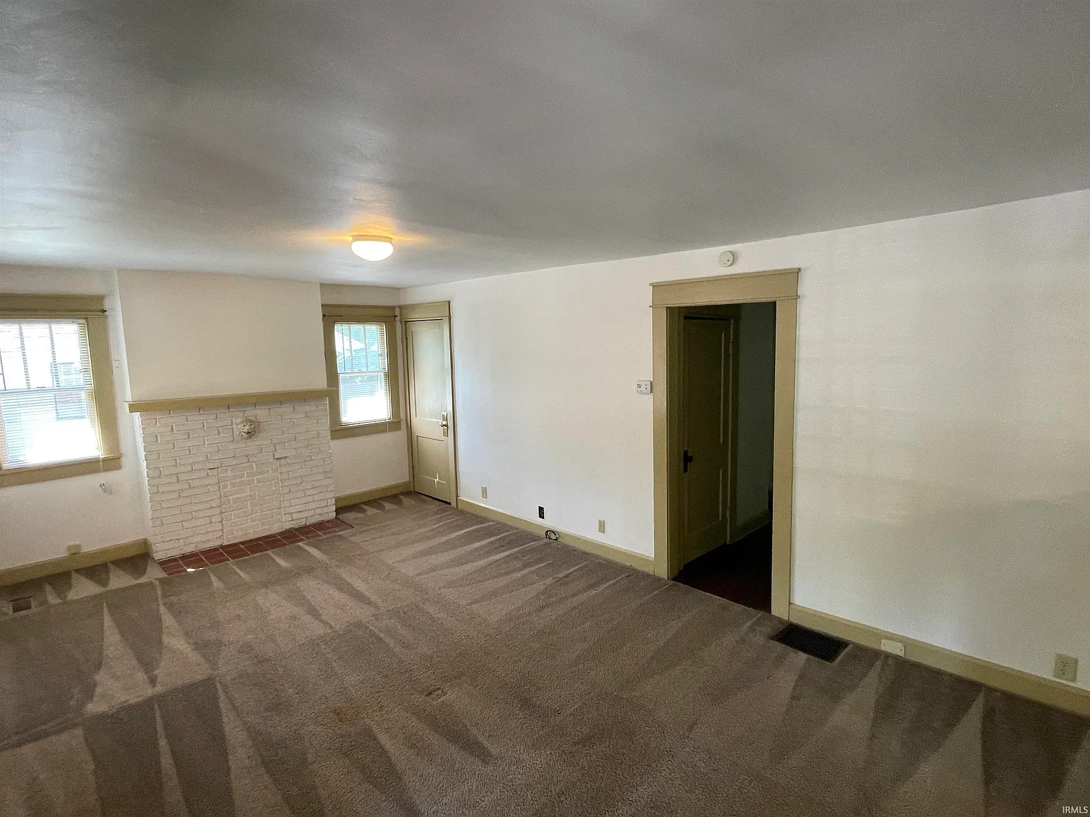 5 bed, 2.0 bath, 1264 sqft, $4,125 — Photo 4