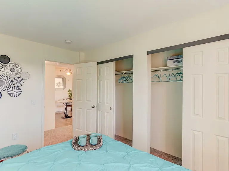 Americana Lakewood Apartments — Photo 54