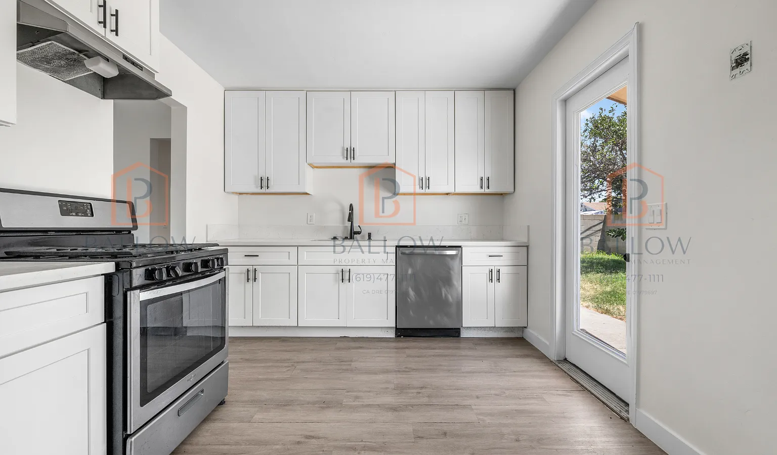 3 bed, 1000 sqft, $3,200 — Photo 1