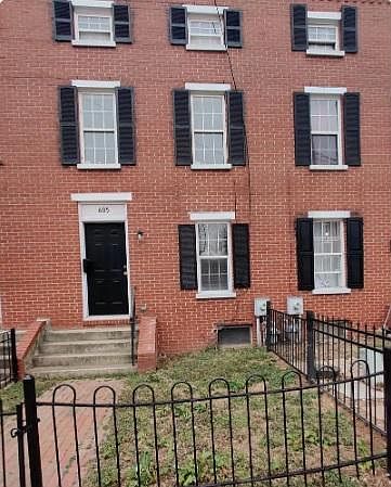 1st image of 605 Washington St