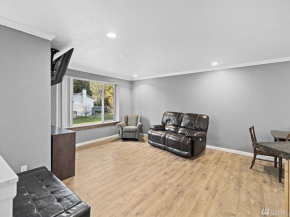 5th image of 2306 150th Street Ct E