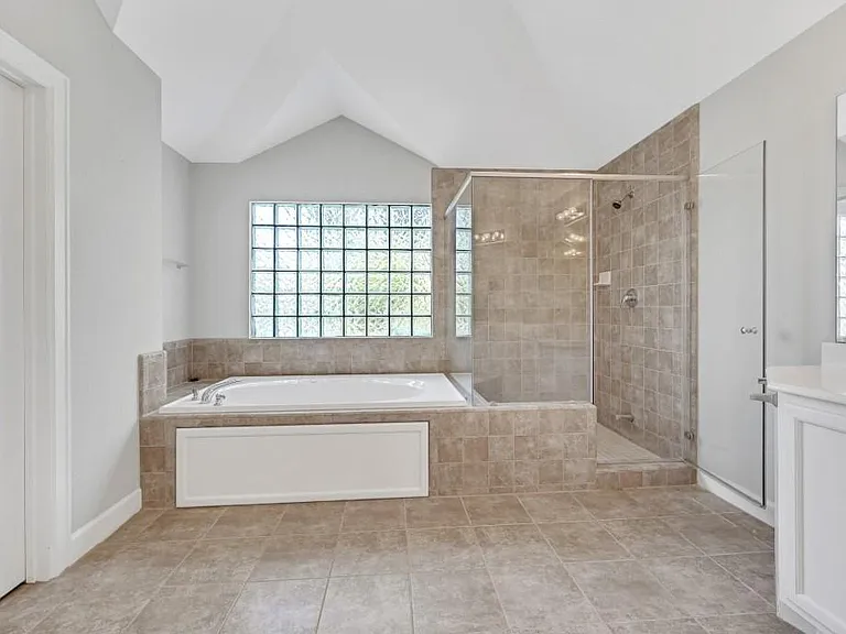 650 Westcross St #44 — Photo 31