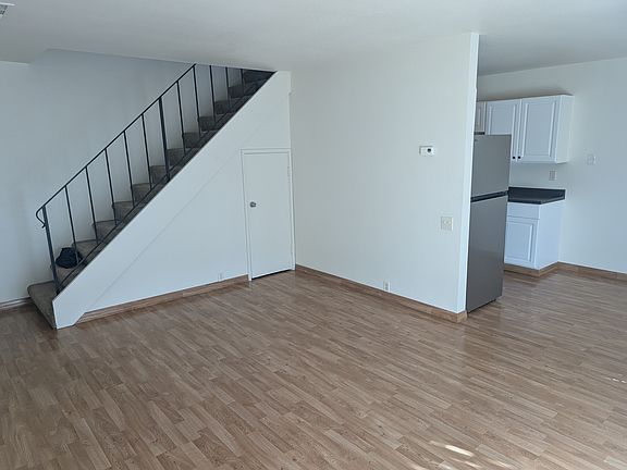 3rd image of 1342 Drake Dr APT C