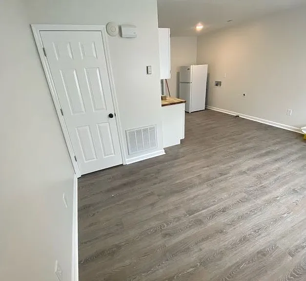 714 N North St #8 — Photo 3