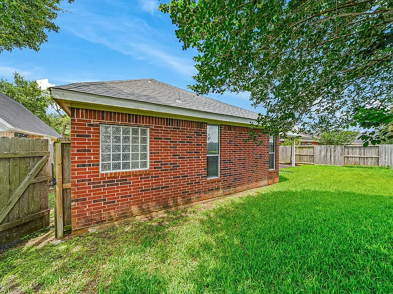 23818 Indian Hills Way — Photo 36