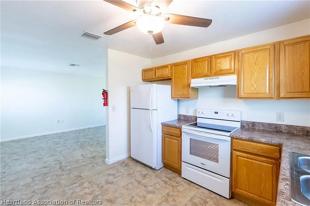 2 bed, 1.0 bath, 800 sqft, $1,395 — Photo 4