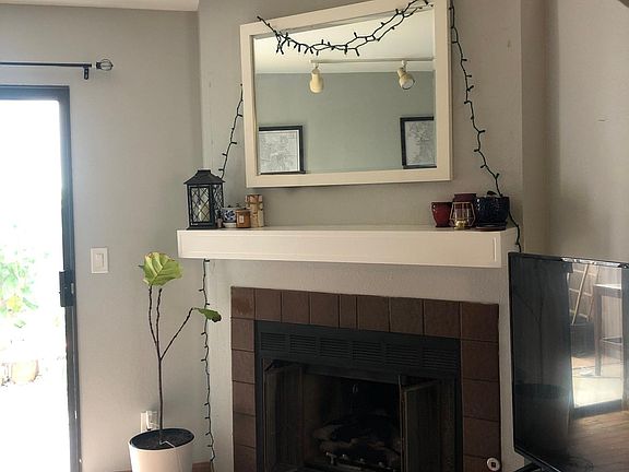 3rd image of 1027 Tourmaline St