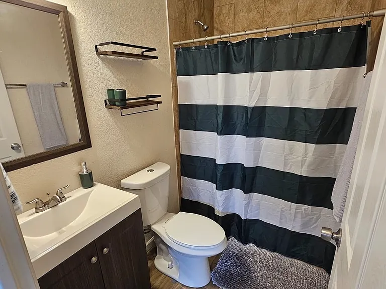 1527 E Silver St #2 — Photo 13