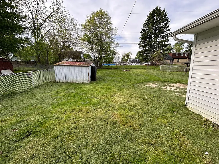 2056 McKinley Ave — Photo 2