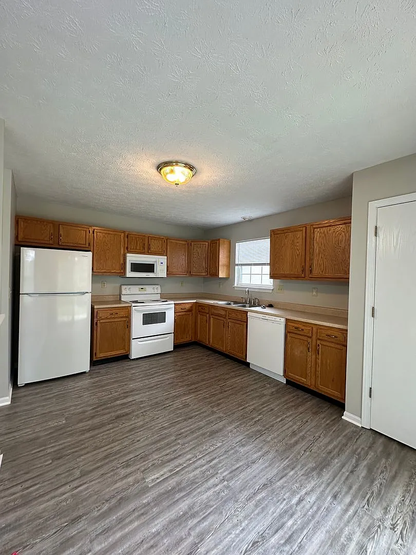3 Bedroom Home in West Lafayette — Photo 2