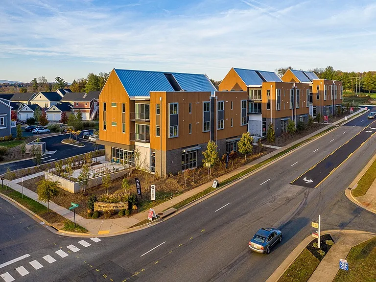 Riverside Village Apartments — Photo 45