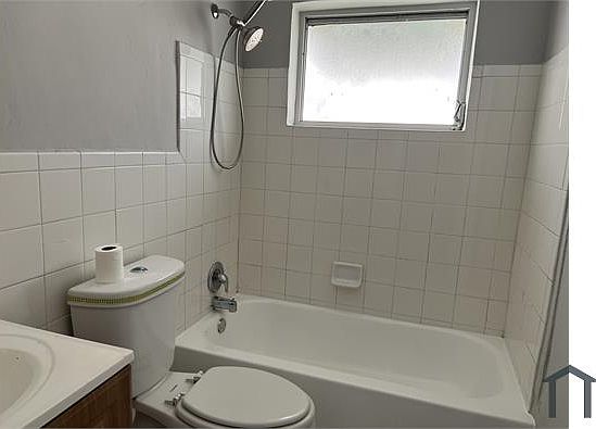 4th image of 6874 NW 27th Ct