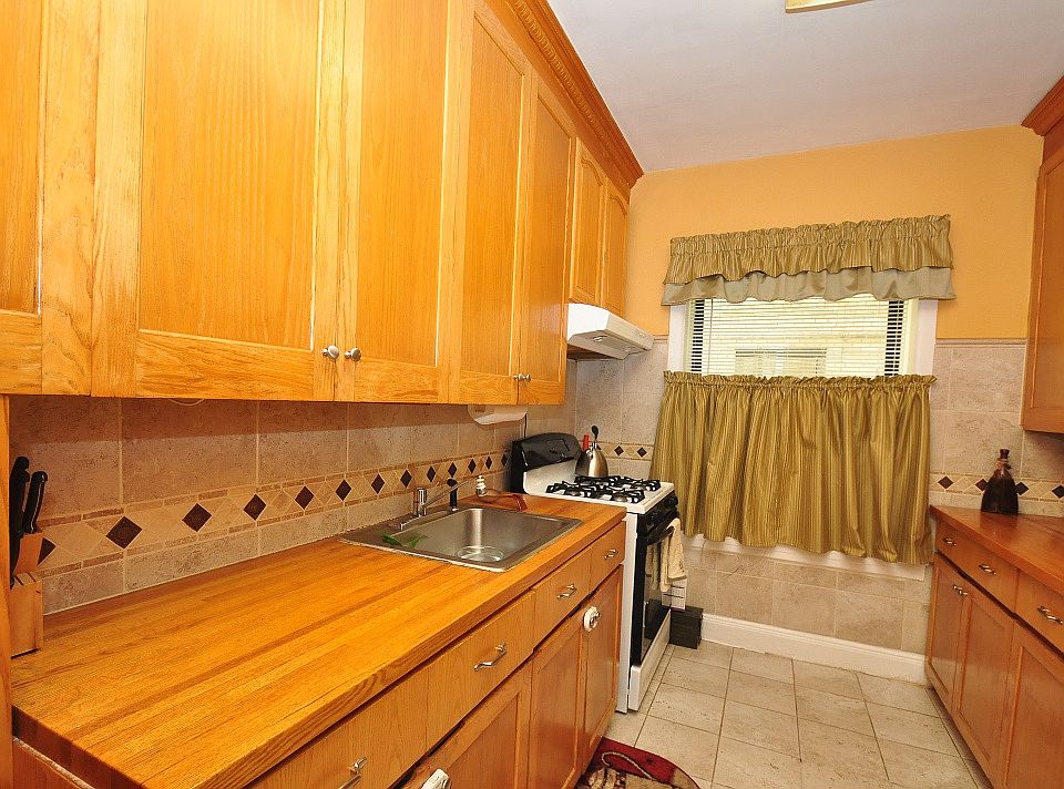 1st image of 82-6 34th Ave #1G