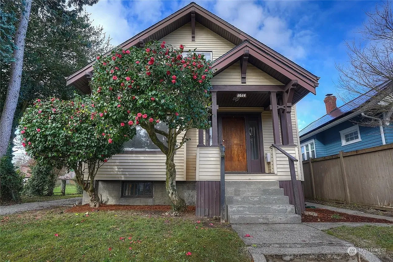 5 bed, 2730 sqft, $3,000 — Photo 1