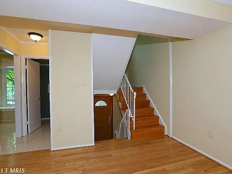 985 Paulsboro Dr — Photo 2
