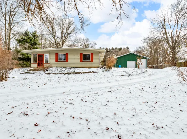 2897 Fox Rd, Jackson, MI 49201
