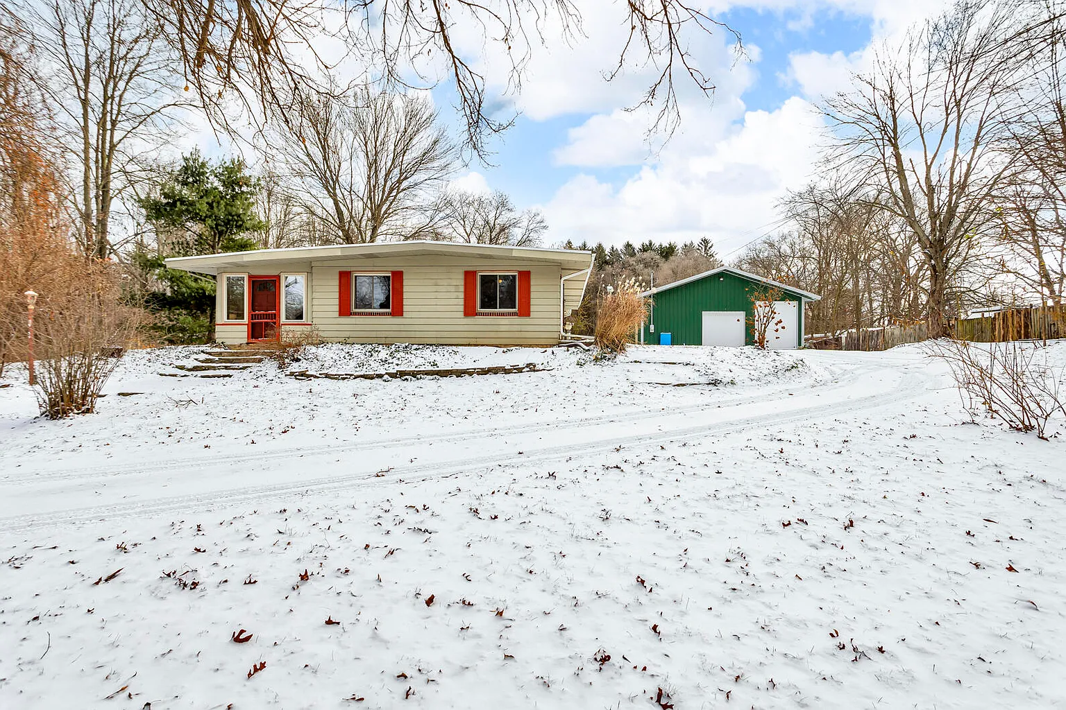 2897 Fox Rd photo 1