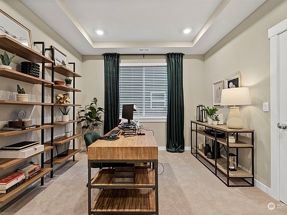 4th image of 10055 Veteran Avenue