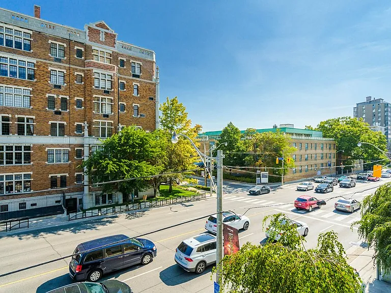 160 Balmoral Ave #1 — Photo 33