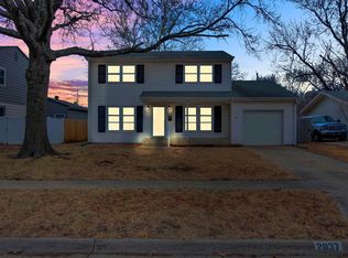 2837 SW James St, Topeka, KS 66614