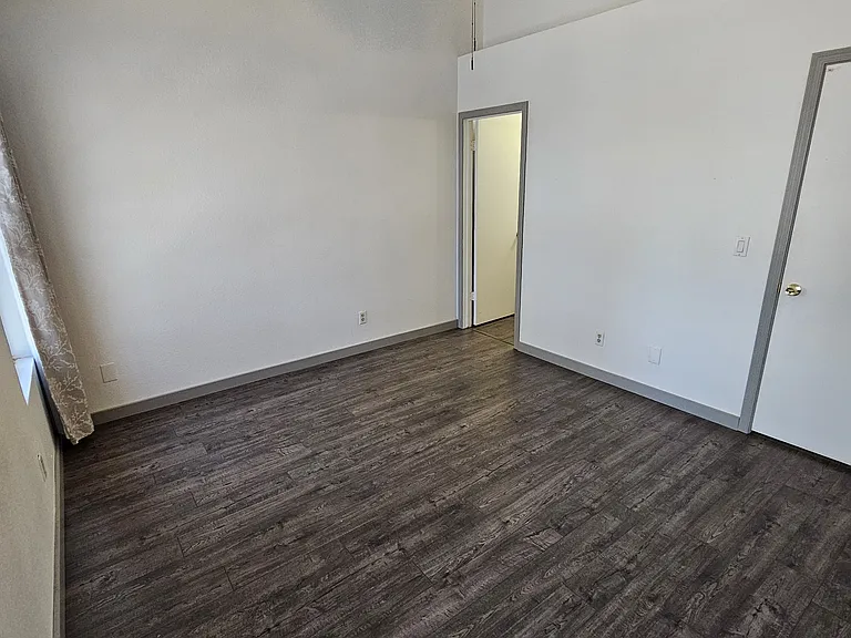 1961 N Hartford St #1021 — Photo 29