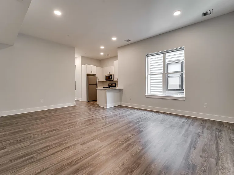 660 Grand St #313 — Photo 5